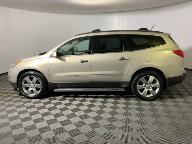 2011 Chevrolet Traverse LTZ photo 3