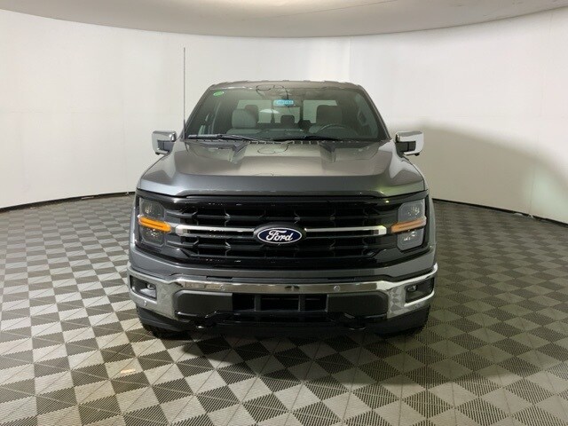 2025 Ford F-150 XLT photo 2