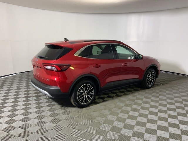 2025 Ford Escape Plug-In Hybrid photo 2
