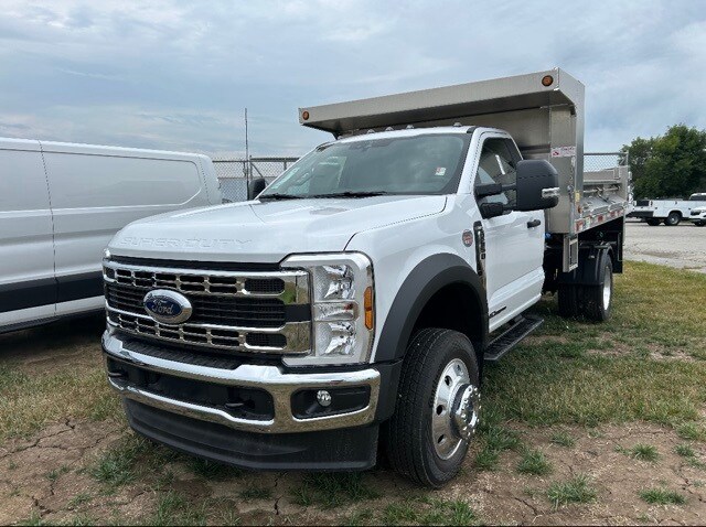 2025 Ford F-550 XLT photo 2