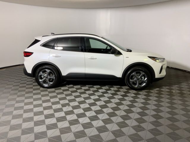 2026 Ford Escape ST-Line - Photo 5