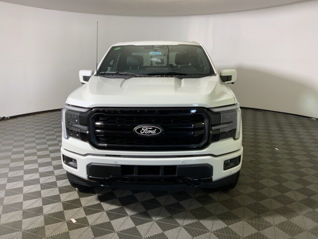 2025 Ford F-150 Lariat photo 2