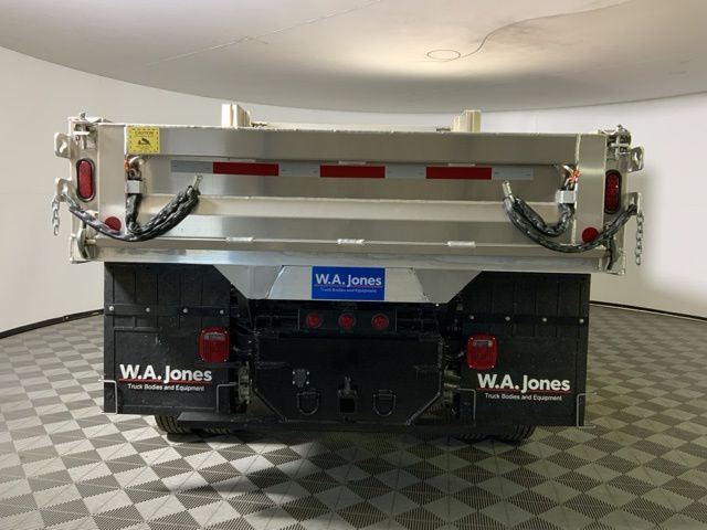 2025 Ford F-550 Super Duty Chassis Cab XLT - Photo 6