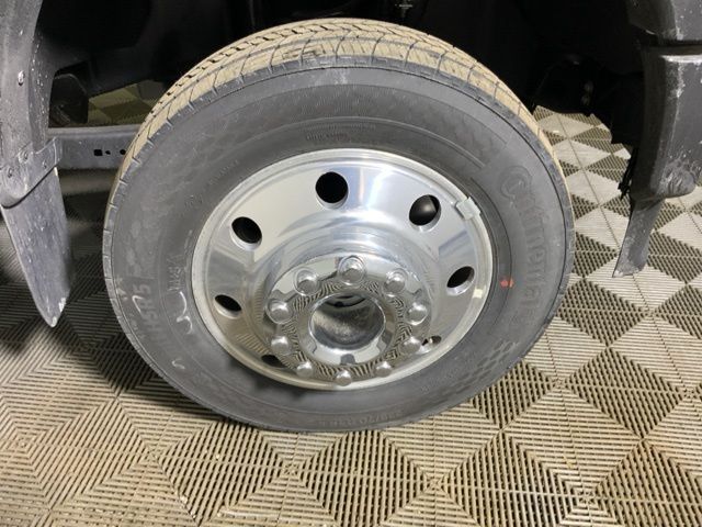 2025 Ford F-550 Super Duty Chassis Cab XLT - Photo 14