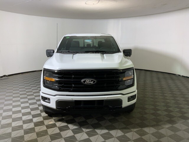 2025 Ford F-150 XLT photo 2