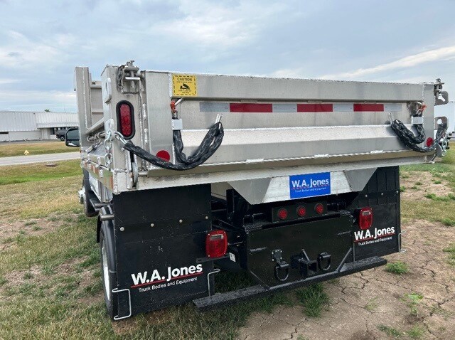 2025 Ford F-550 XLT photo 4