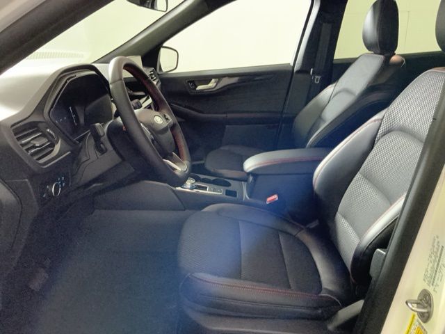 2026 Ford Escape ST-Line - Photo 16
