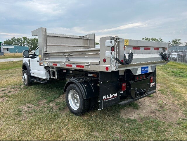 2025 Ford F-550 XLT photo 3