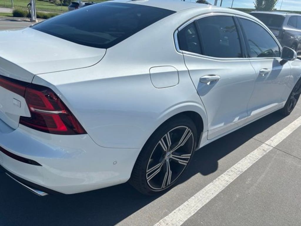 Used 2021 Volvo S60 Recharge Plug-In Hybrid T8 Inscription Sedan