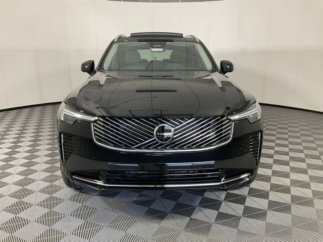 2026 Volvo XC90 Plus photo 2