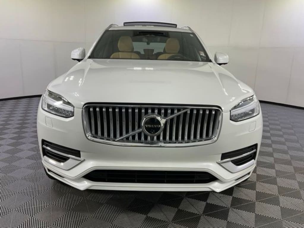Certified 2025 Volvo XC90 plug-in hybrid T8 Ultra 7-Seater SUV