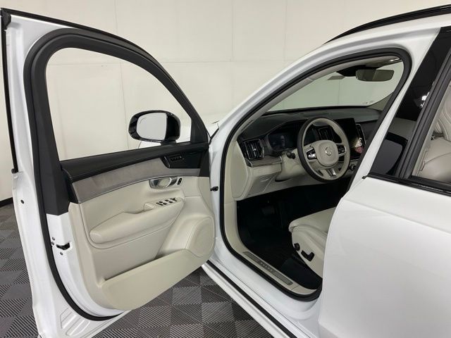 2026 Volvo XC90 Ultra - Photo 27