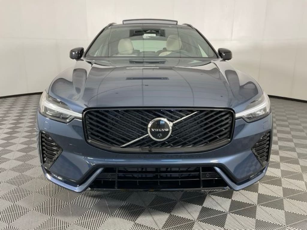 New 2026 Volvo XC60 B5 Plus SUV