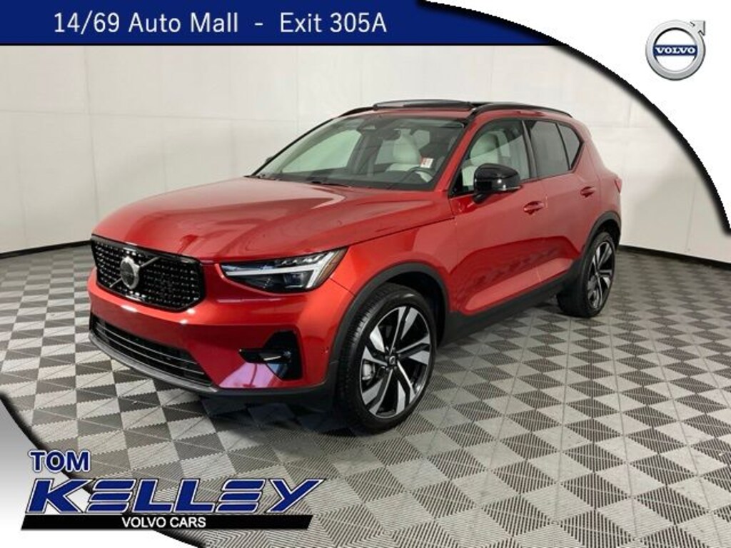 Certified 2025 Volvo XC40 B5 Ultra Dark Theme SUV