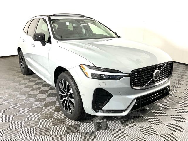 2025 Volvo XC60 B5 Plus photo 2