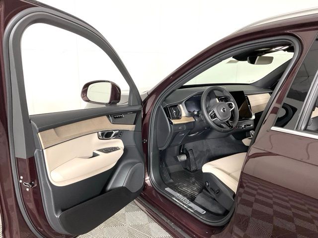 2026 Volvo XC90 Plus - Photo 28