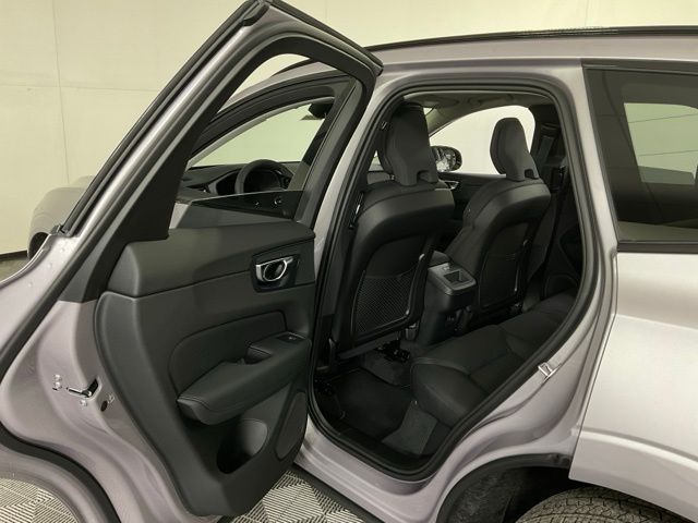 2026 Volvo XC60 Plus - Photo 33