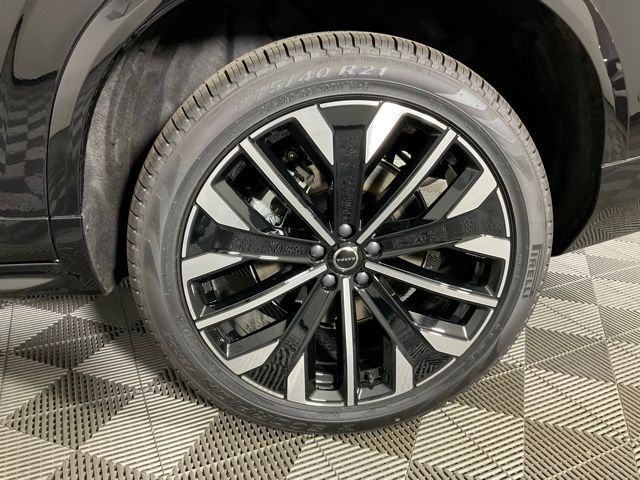 2026 Volvo XC90 Plus - Photo 39