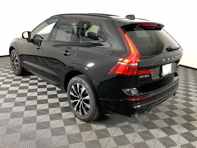 2025 Volvo XC60 B5 Plus photo 2