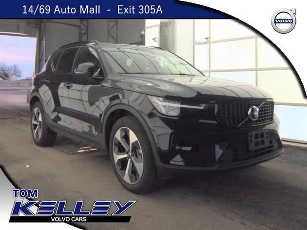 2025 Volvo XC40's photo