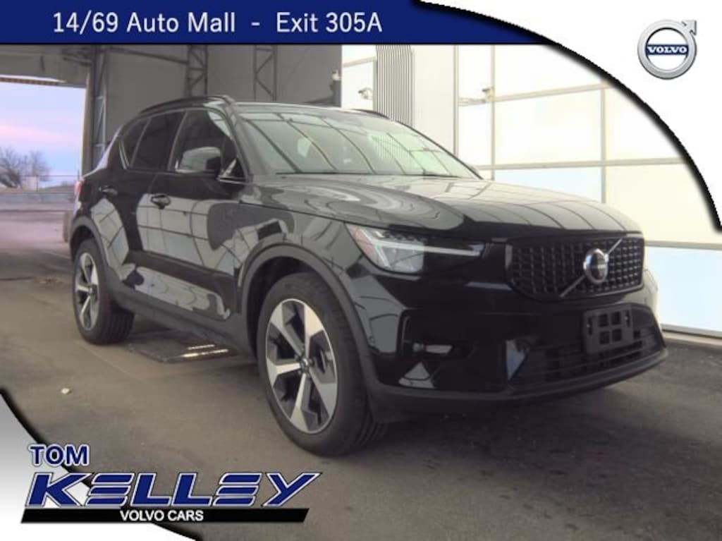 Used 2025 Volvo XC40 B5 Plus Dark Theme SUV