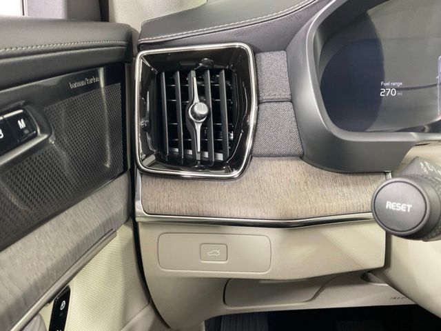 2026 Volvo XC90 Ultra - Photo 25