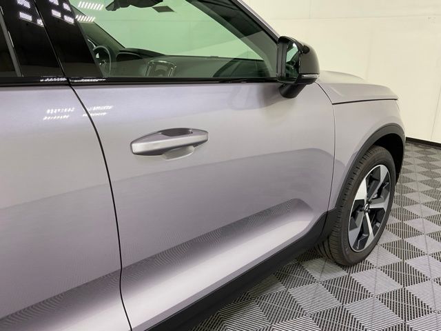 2026 Volvo XC40 Plus - Photo 10