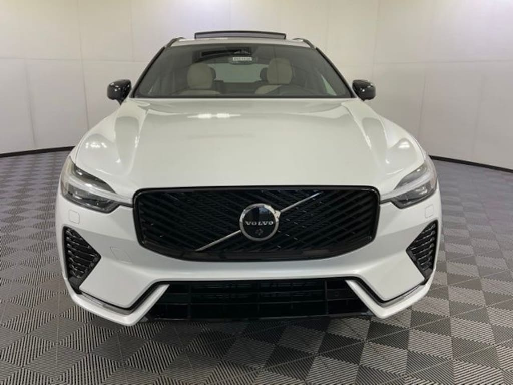 New 2026 Volvo XC60 B5 Plus SUV