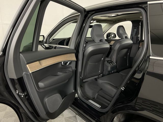 2026 Volvo XC90 Plus - Photo 34