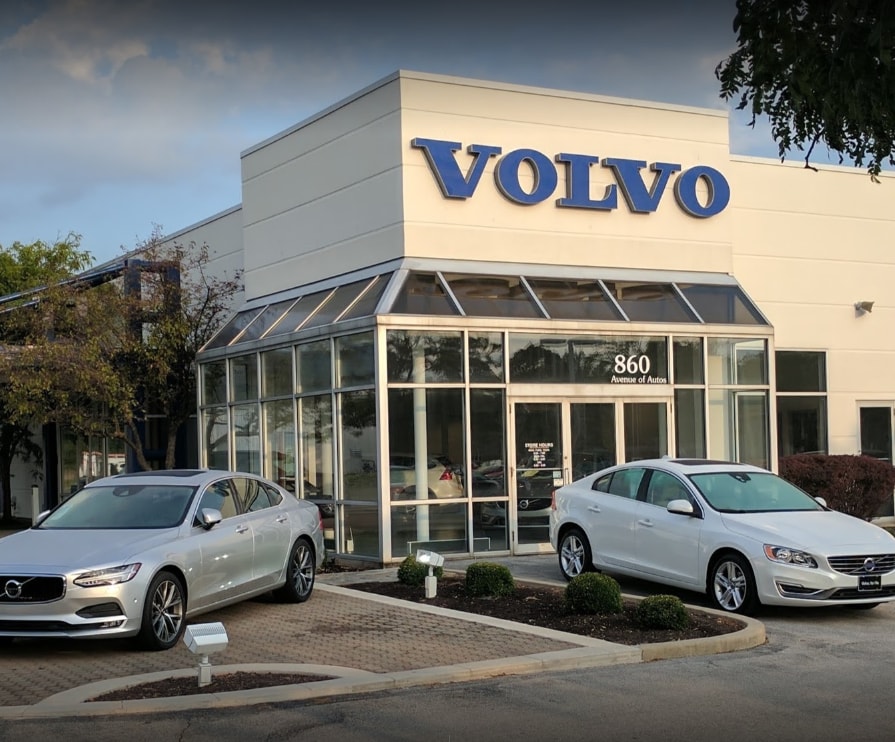 2026 Volvo XC40 photo 2