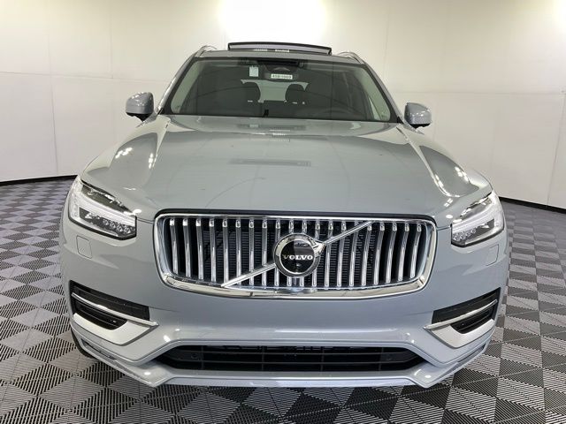 2025 Volvo XC90 Plus photo 4
