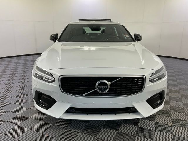 2020 Volvo S90 T6 R-Design photo 2