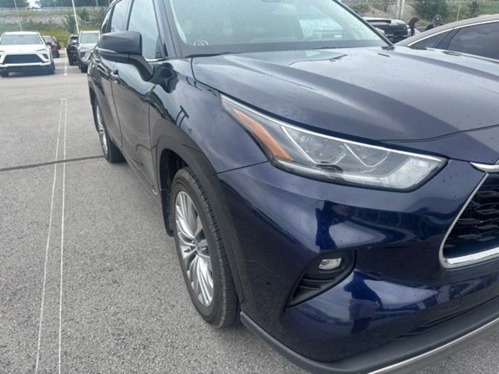 Used 2022 Toyota Highlander Hybrid Platinum SUV