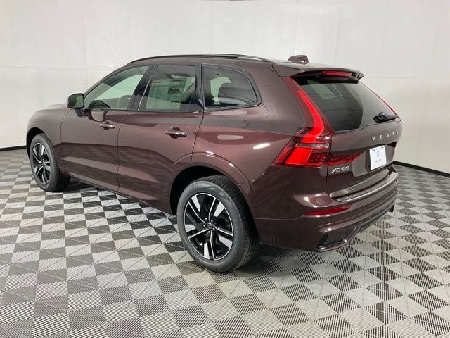 2026 Volvo XC60 B5 Core photo 4