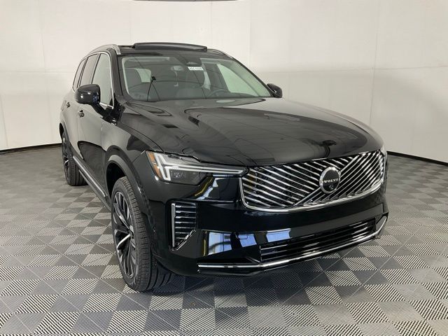 2026 Volvo XC90 Plus photo 3