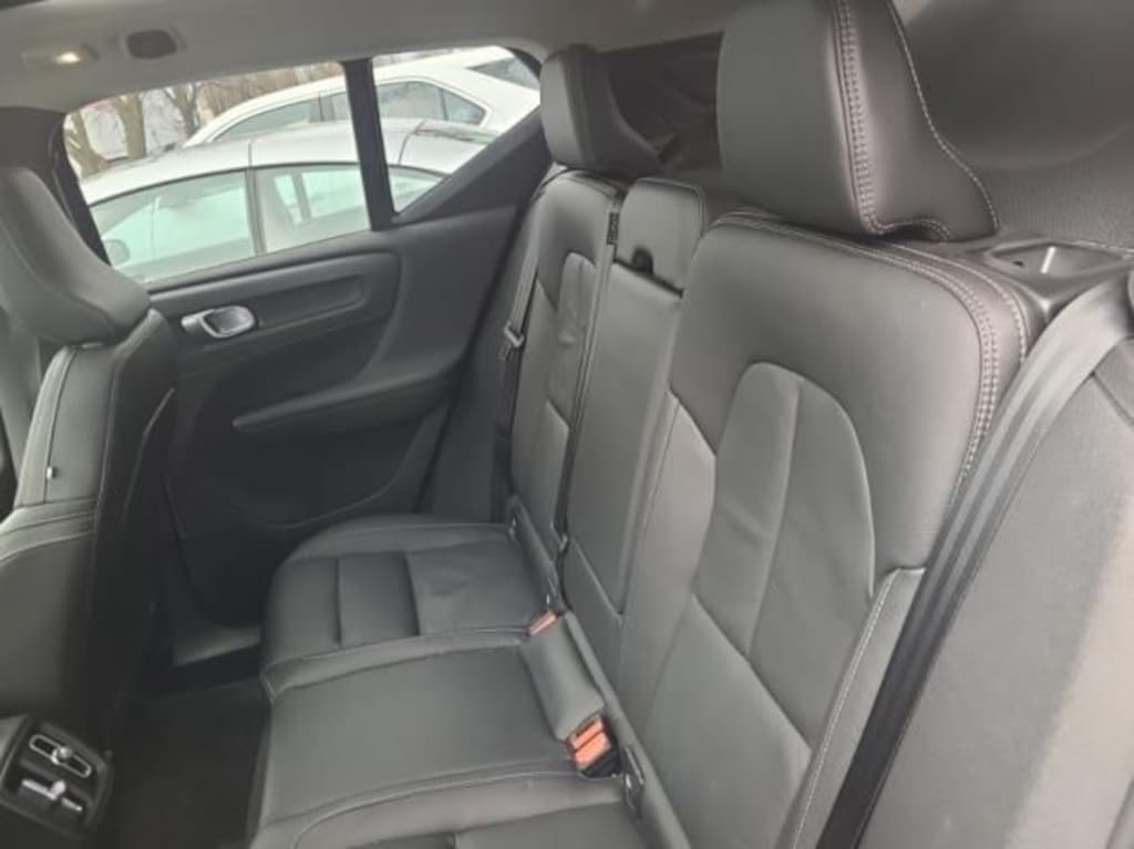 Used 2023 Volvo XC40 B5 AWD Plus Dark SUV