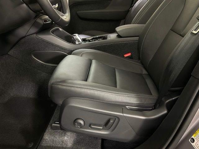 2026 Volvo XC40 Plus - Photo 33