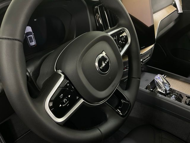 2026 Volvo XC60 Plus - Photo 20