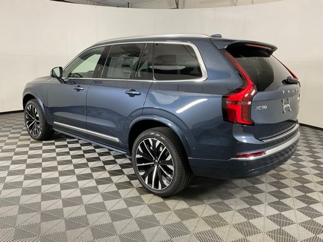 2026 Volvo XC90 B5 Plus photo 4