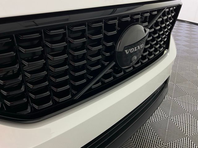 2026 Volvo XC40 Ultra Black Edition - Photo 9