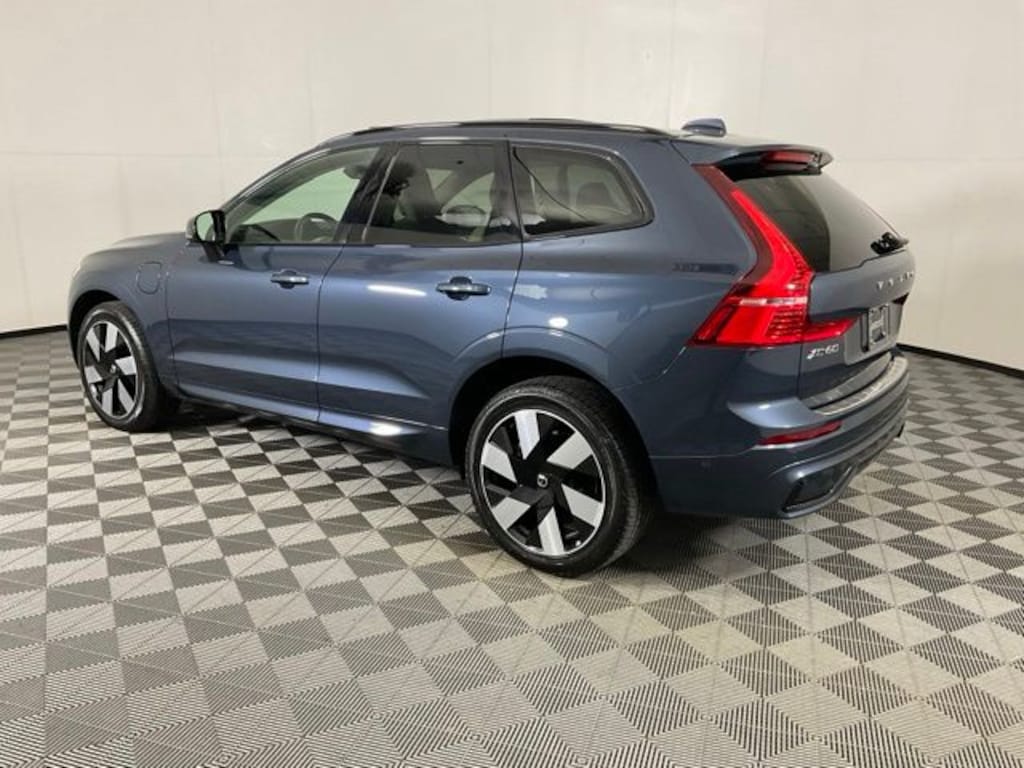 Certified 2024 Volvo XC60 plug-in hybrid T8 Plus Dark SUV