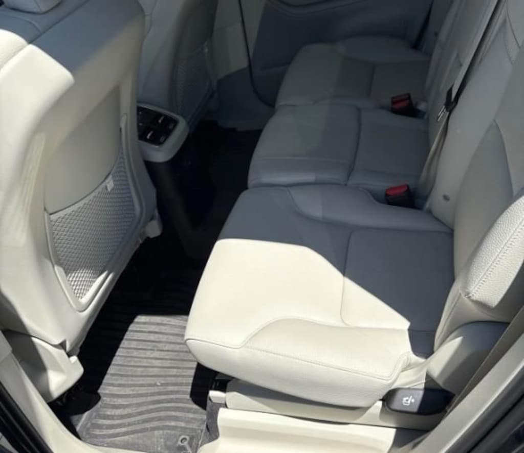 Used 2025 Volvo XC90 plug-in hybrid T8 Plus 7-Seater SUV