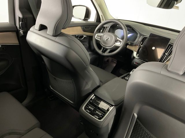 2026 Volvo XC90 Plus - Photo 33