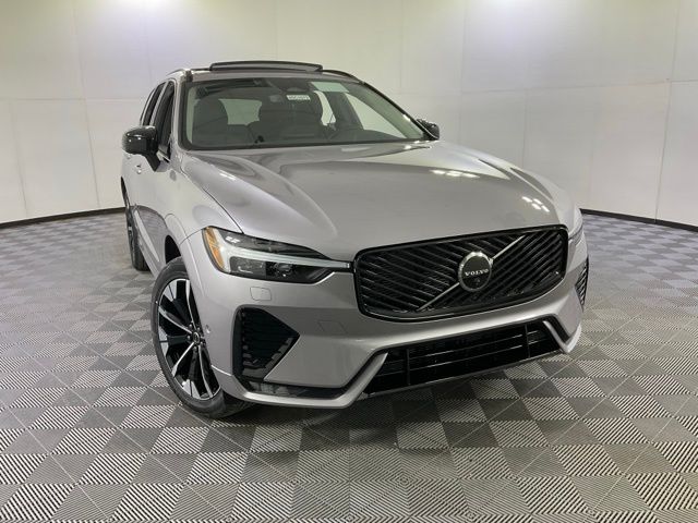 2026 Volvo XC60 Plus - Photo 8