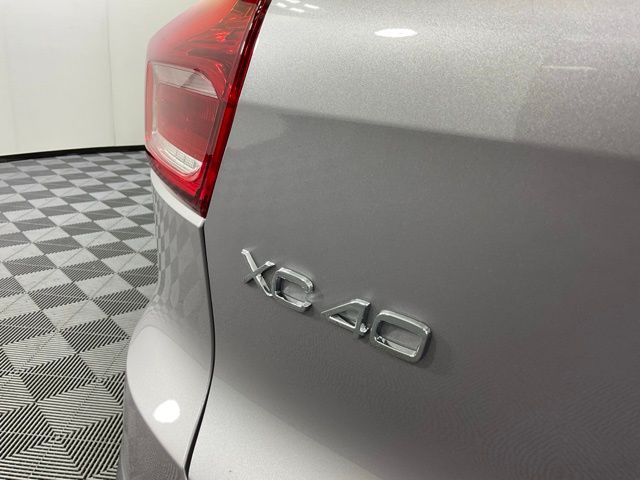 2026 Volvo XC40 Plus - Photo 7