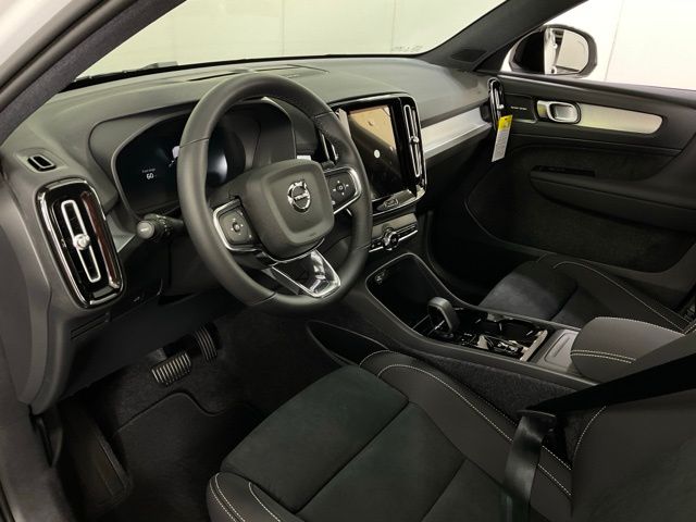 2026 Volvo XC40 Ultra Black Edition - Photo 19