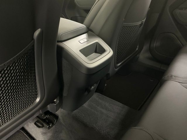 2026 Volvo XC60 Plus - Photo 18