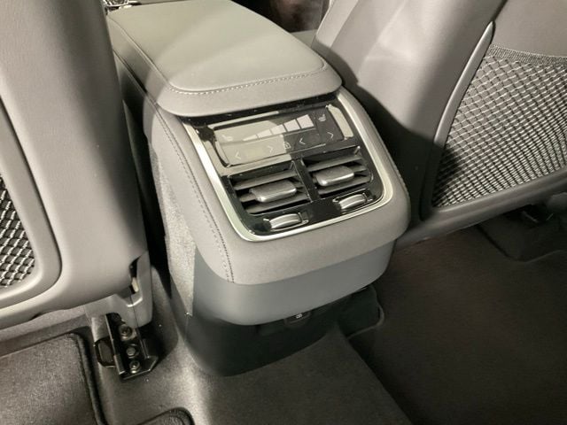 2026 Volvo XC90 Plus - Photo 25