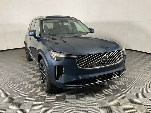 2026 Volvo XC90 T8 Plus photo 4