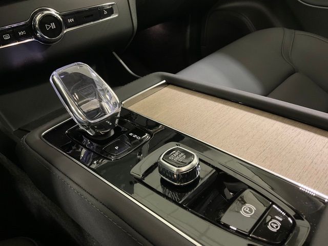 2026 Volvo XC90 Plus - Photo 22